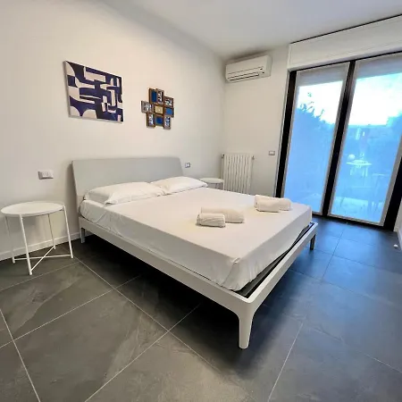 Kristall Apart Otel Desenzano del Garda