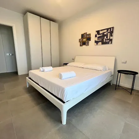 Kristall Apart Otel Desenzano del Garda