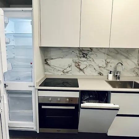 Kristall Aparthotel 2*