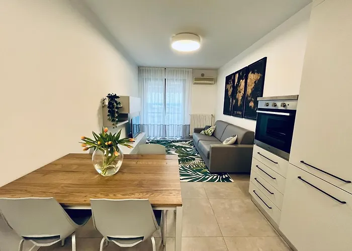 Kristall מלון דירות 4*