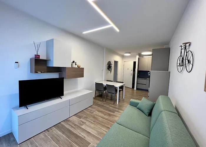 Kristall מלון דירות דסנזאנו דל גארדה