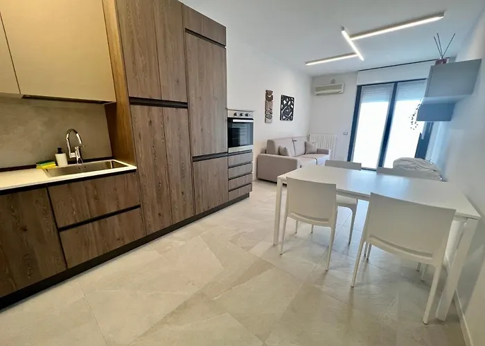 Kristall 4* דסנזאנו דל גארדה