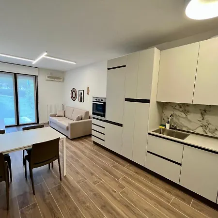 Kristall דסנזאנו דל גארדה